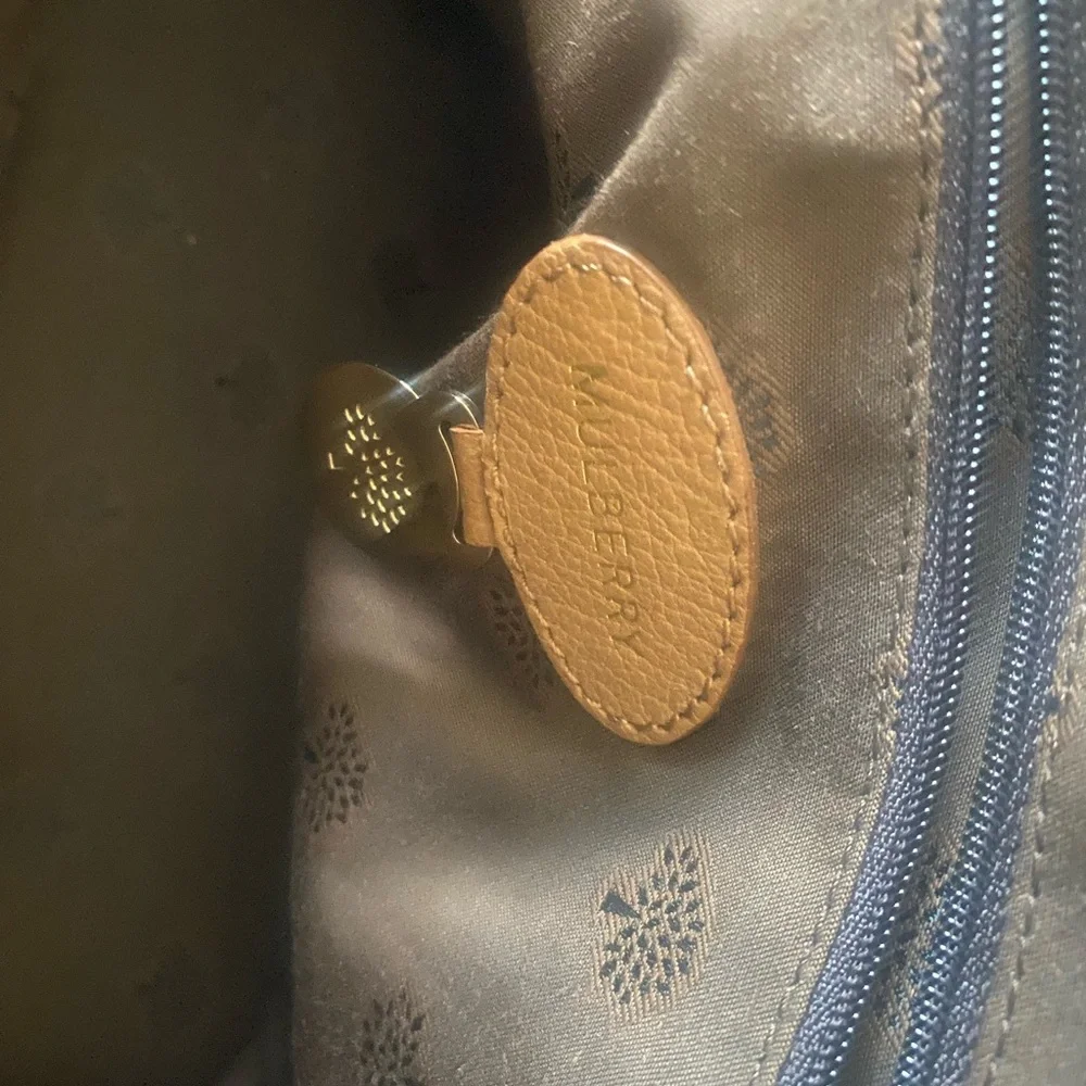 Mulberry Tan Leather Satchel Elegant Design - Picture 3 of 5